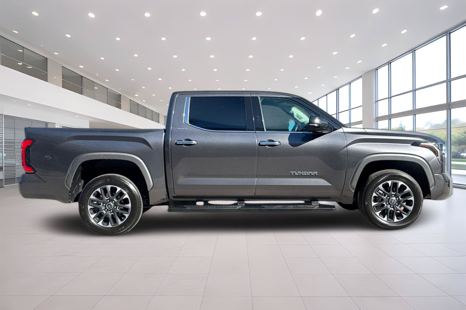 Used 2023 Toyota Tundra Limited AWD/4WD image 3