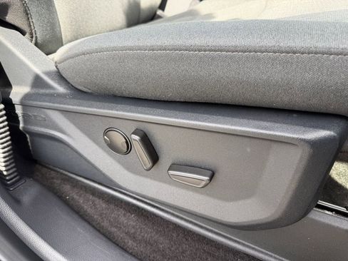 Certified 2022 Ford F150 XLT w/ Equipment Group 302A High image 21