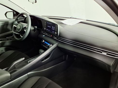 Certified 2021 Hyundai Elantra SEL FWD image 9