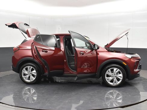 Used 2024 Buick Encore GX Preferred FWD image 35