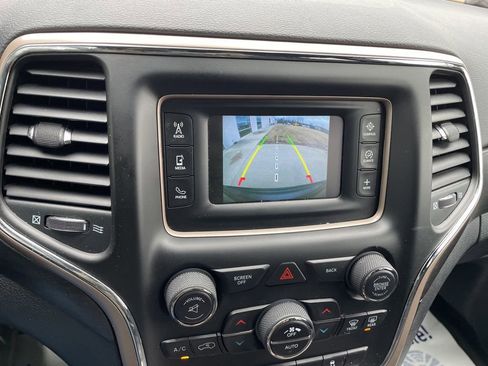 Used 2017 Jeep Grand Cherokee Laredo w/ Quick Order Package 23E image 20