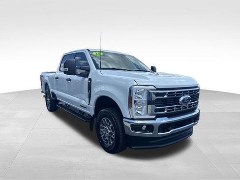 Used 2025 Ford F250 XLT w/ Snow Plow Prep Package AWD/4WD image 8