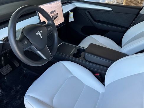 Used 2023 Tesla Model Y Long Range AWD/4WD image 9