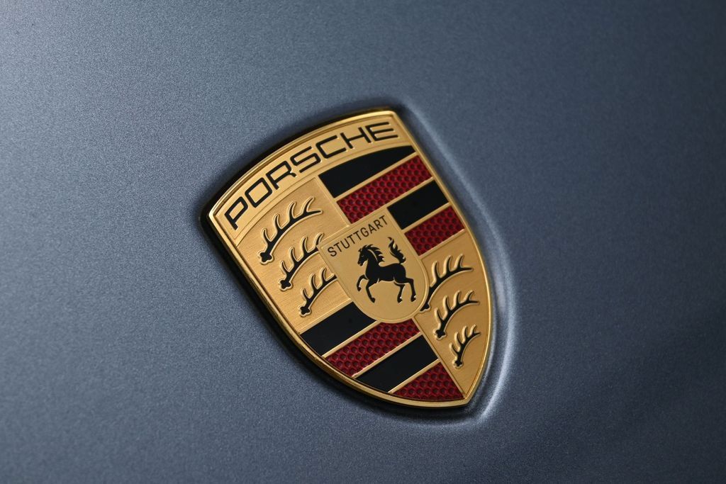 Used 2025 Porsche 911 Carrera 4 GTS AWD/4WD image 40