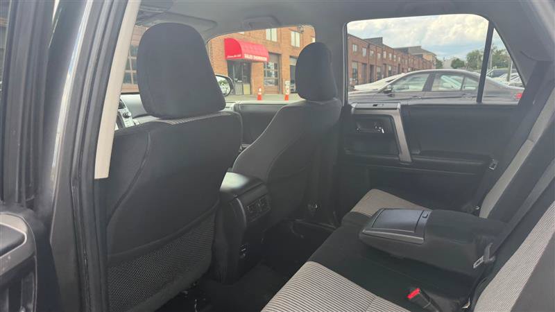Used 2015 Toyota 4Runner SR5 AWD/4WD image 15