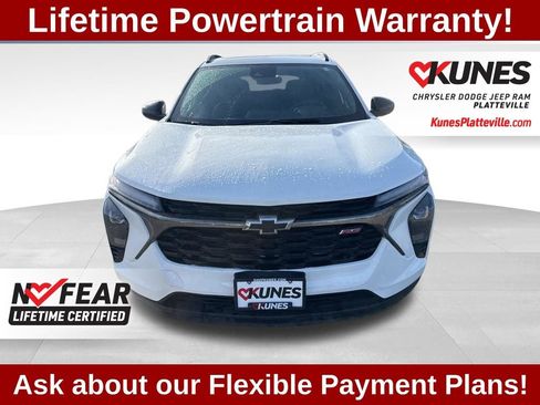Used 2024 Chevrolet Trax RS w/ Sunroof Package FWD image 3
