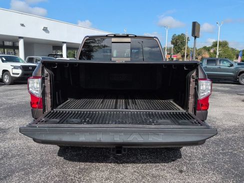 Used 2018 Nissan Titan SV w/ SV Convenience Package RWD image 13
