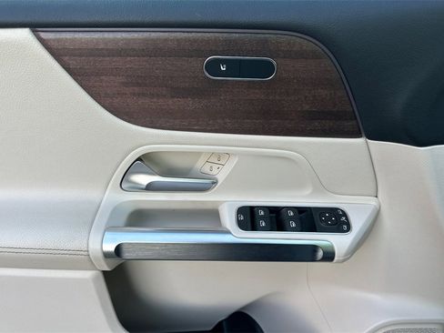 Certified 2022 Mercedes-Benz GLB 250 image 11