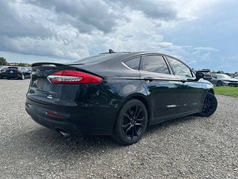Used 2019 Ford Fusion SE w/ Equipment Group 151A FWD image 8