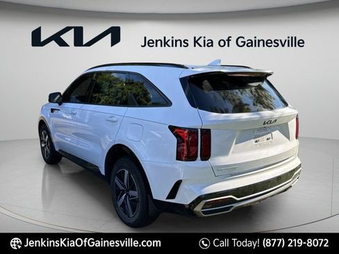 Used 2023 Kia Sorento S w/ Panoramic Sunroof Package FWD image 4