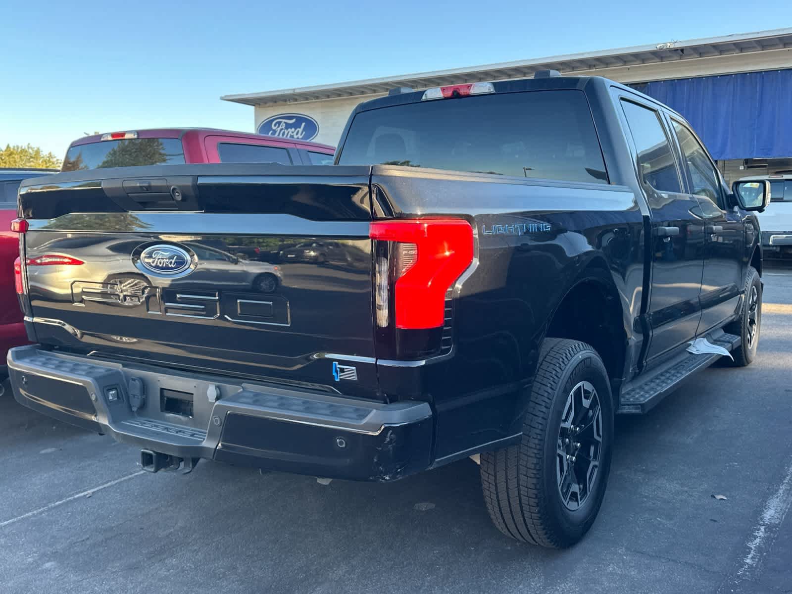 Used 2023 Ford F150 Lightning XLT AWD/4WD image 4