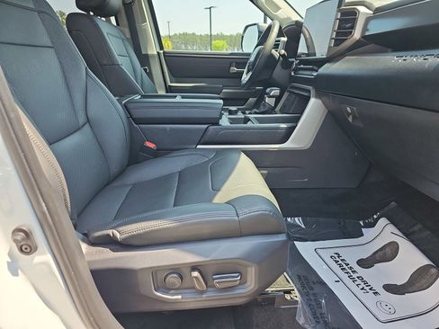 Used 2024 Toyota Tundra SR5 w/ SR5 Premium Package AWD/4WD image 11