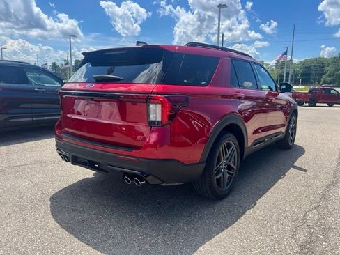 Certified 2025 Ford Explorer ST AWD/4WD image 4