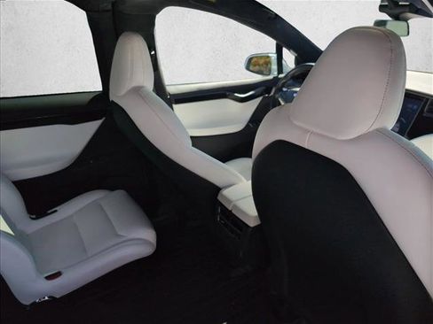 Used 2021 Tesla Model X Long Range image 19