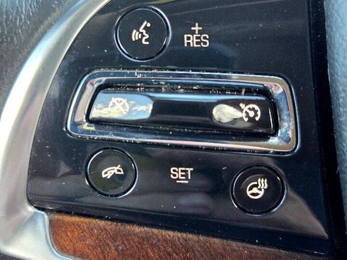 Used 2013 Cadillac SRX Luxury image 18