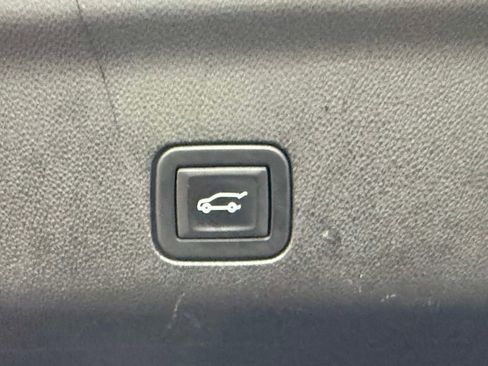 Used 2021 Cadillac Escalade ESV Luxury image 18