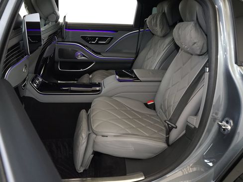 Used 2024 Mercedes-Benz Maybach S 580 4MATIC image 22