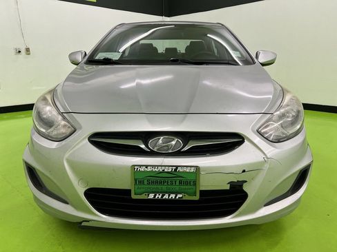 Used 2013 Hyundai Accent GLS FWD image 3