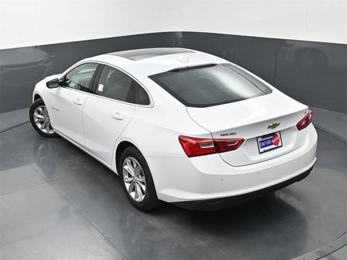 Used 2024 Chevrolet Malibu LT image 30