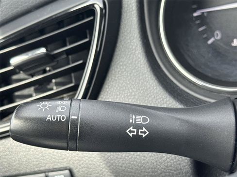 Used 2020 Nissan Rogue SV image 20