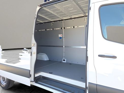 Used 2025 Mercedes-Benz Sprinter 2500 image 22
