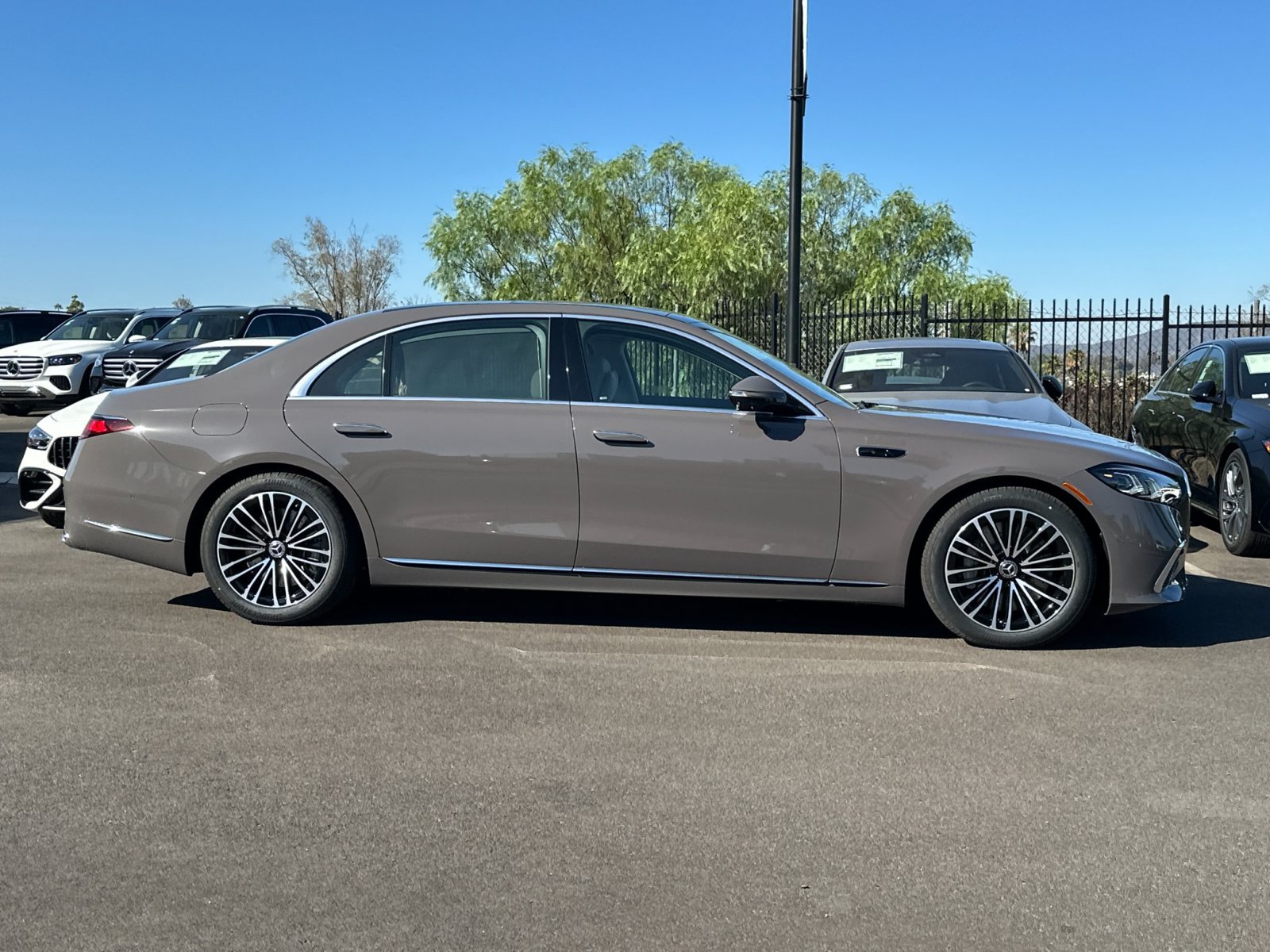 New 2027 Mercedes-Benz S 580 4MATIC Sedan image 2