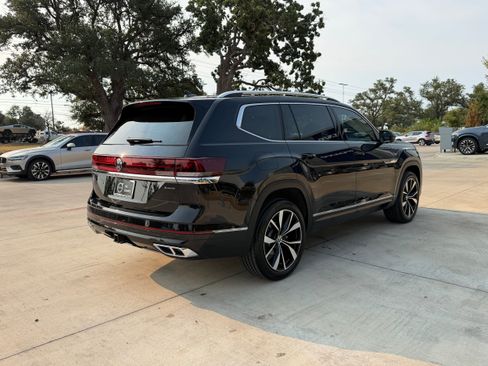 Used 2024 Volkswagen Atlas SEL Premium R-Line AWD/4WD image 6