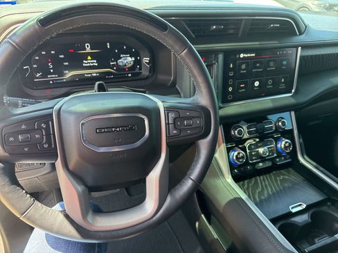 Used 2024 GMC Yukon XL Denali w/ Denali Reserve Package AWD/4WD image 22