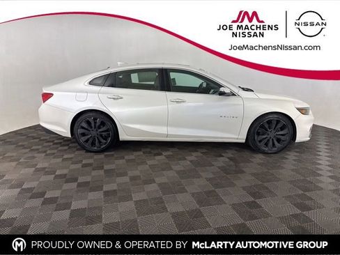 Used 2017 Chevrolet Malibu Premier w/ Premier Sun and Wheel Package image 4