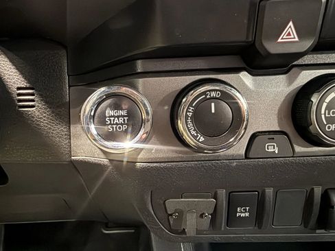 Used 2019 Toyota Tacoma TRD Sport image 37