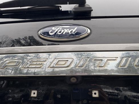 Used 2015 Ford Expedition Limited RWD image 10