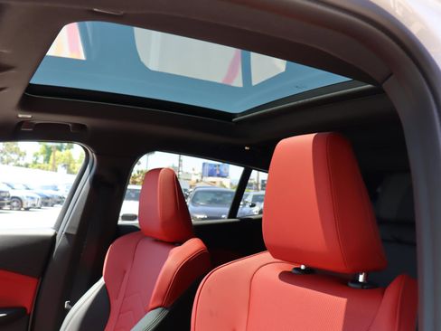 Used 2025 BMW X2 xDrive28i w/ Premium Package image 23