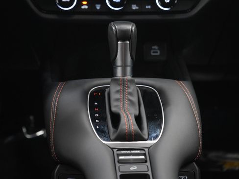 Used 2025 Honda HR-V Sport image 17