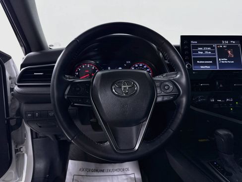 Used 2022 Toyota Camry XSE FWD image 12