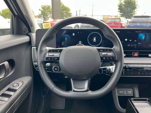 Used 2025 Hyundai Ioniq 5 SE AWD/4WD image 15