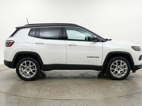 Used 2025 Jeep Compass Limited AWD/4WD image 8