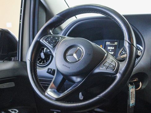 Used 2022 Mercedes-Benz Metris image 17