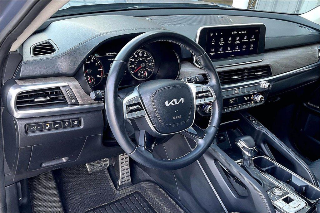 Used 2022 Kia Telluride SX w/ Towing Package AWD/4WD image 13