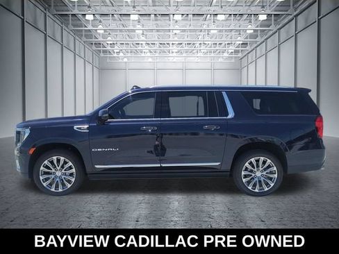 Used 2022 GMC Yukon XL Denali AWD/4WD image 2