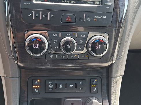 Used 2017 Buick Enclave Premium w/ Experience Buick Package FWD image 17