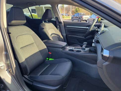 Certified 2022 Nissan Altima 2.5 SV image 17