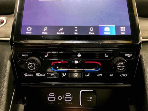 Used 2023 Jeep Grand Cherokee Limited AWD/4WD image 32
