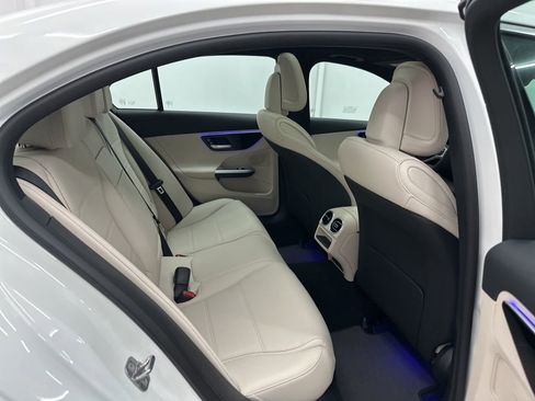Used 2025 Mercedes-Benz C 300 Sedan image 23