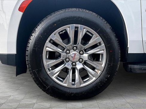 Used 2023 GMC Yukon XL Denali image 9