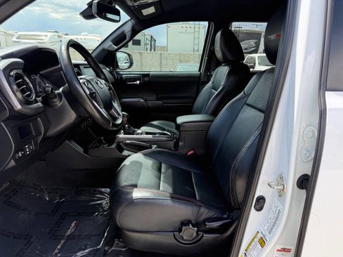 Used 2018 Toyota Tacoma TRD Pro AWD/4WD image 24