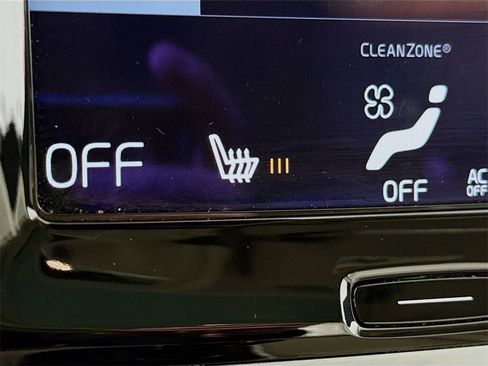 Used 2017 Volvo S90 T6 Momentum w/ Vision Package image 12