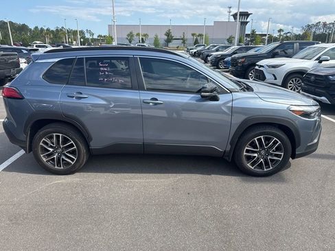 Used 2026 Toyota Corolla Cross XLE w/ Convenience Package FWD image 2