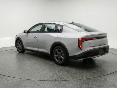 Used 2025 Kia K4 LXS image 6