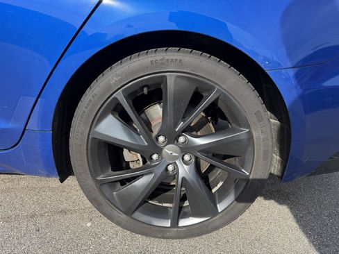 Used 2023 Genesis G70 2.0T w/ Sport Prestige Package image 16