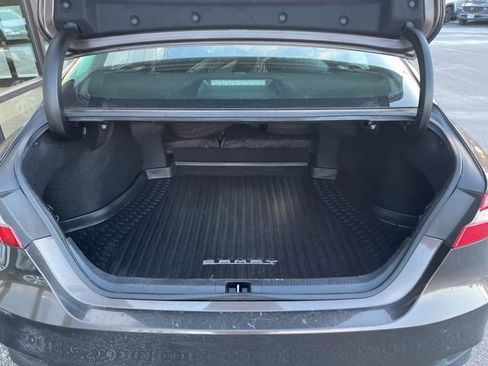 Used 2018 Toyota Camry LE image 8